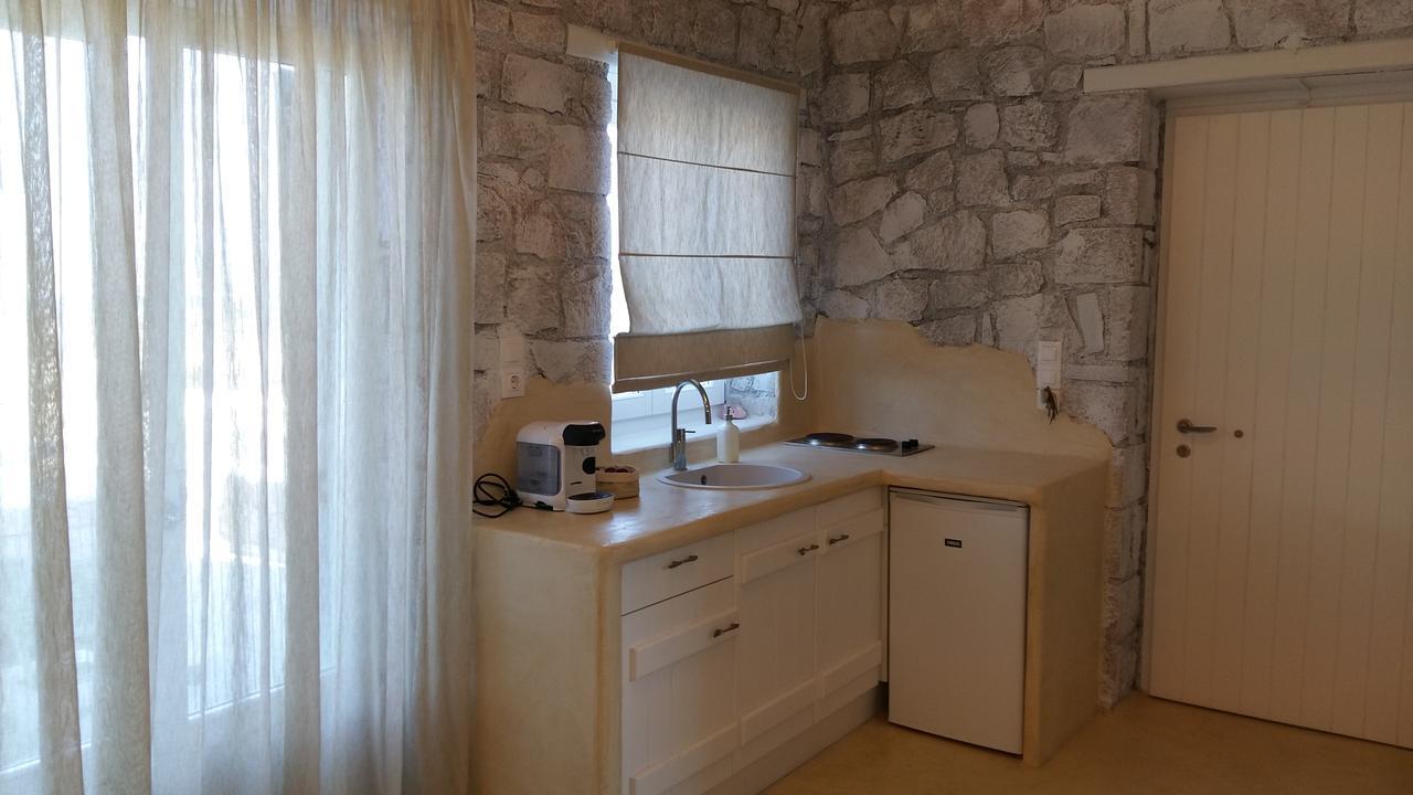 Milo Milo Suites Mandrakia 外观 照片